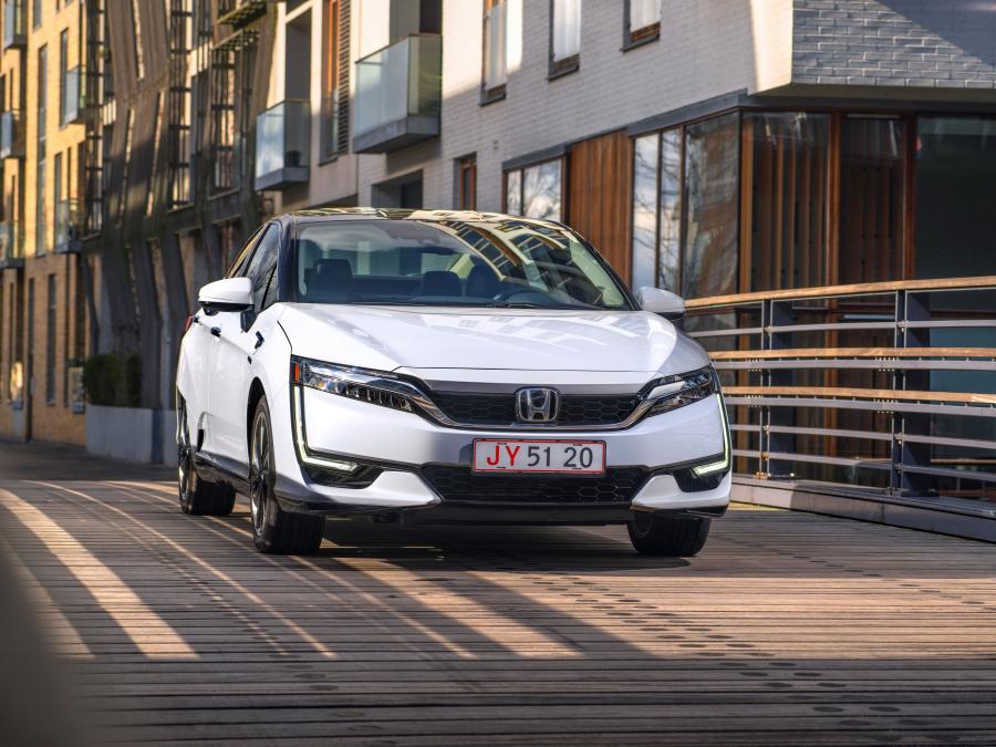  Honda Clarity Fuel Cell 2016 года  (WW) (фото 33 из 38)
